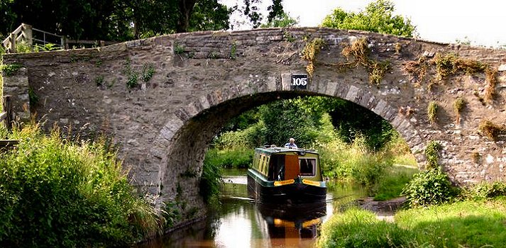 Barge holidays in Wales - the Monmouth and Brecon Canal