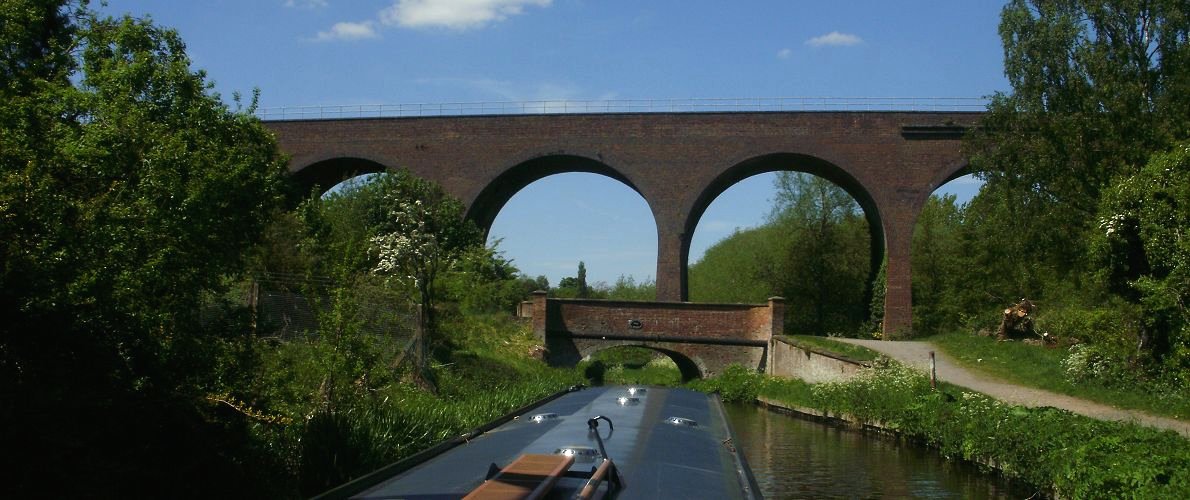 Staffordshire & Worcestershire Canal boat holiday