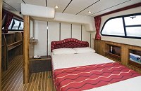 Romantic boating breaks for two on the UK canals and Norfolk Broads