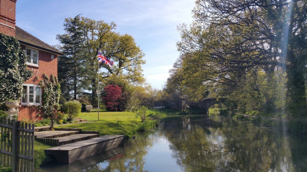 Southern England – Waterways Holidays News - Boating Holidays on the UK ...