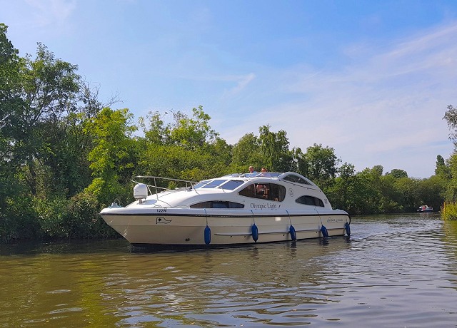 Holidays On Canal Boats And Hire Cruisers On The Norfolk Broads