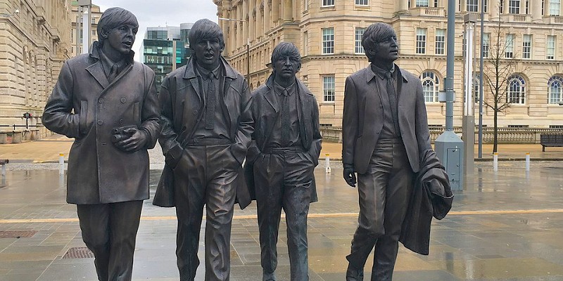 The Beatles statue Liverpool