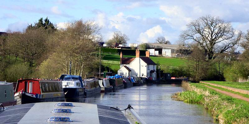Moorings on the Worcs & Birmingham Canal