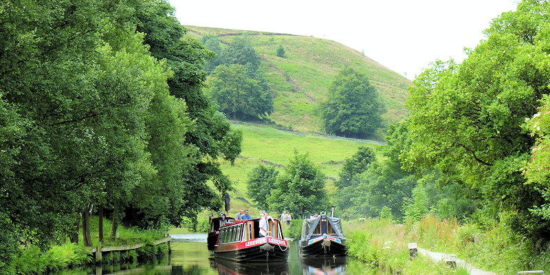 Shaw Plains, Rochdale Canal