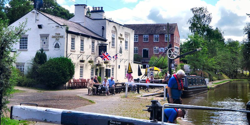 Pub on the Shropshire Union Canal