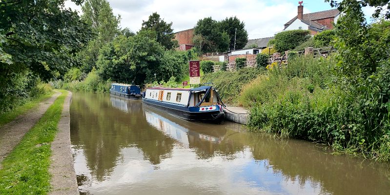 Peaceful Trent and Mersey