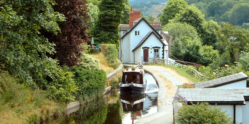 Near Trevor on the Llangollen Canal